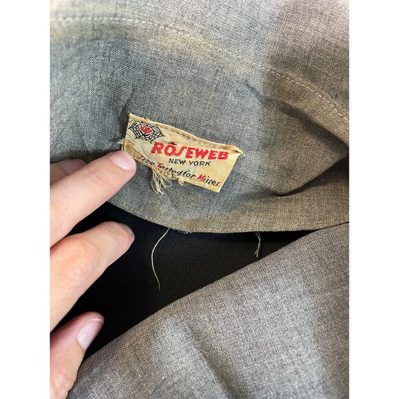 1950s Gray Wiggle Dress by Roseweb NY – Vintage Sheath with Side Zip - Picture 4 of 14